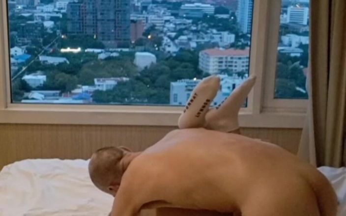 ScottishSweetie: Aku dientot habis-habisan sama kontol besarku sampai tenggorokannya dientot habis-habisan