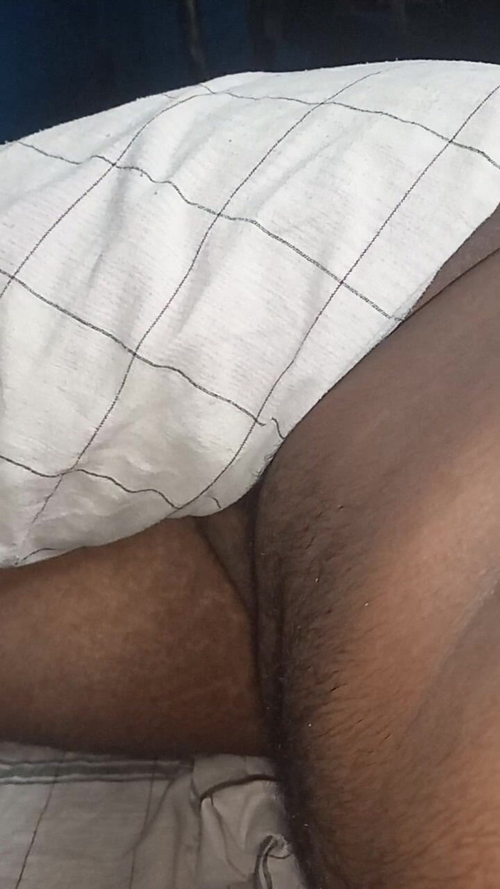 Sweet Indian cock: Shallu tia indiana chupando peitos em banheiro doméstico