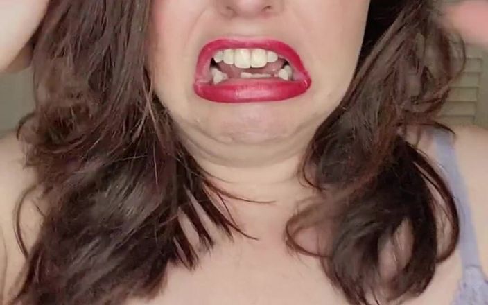 KinkyKatie: 所以我完全要删除这个，我非常渴望看这个，但你们告诉我你喜欢我的怪异