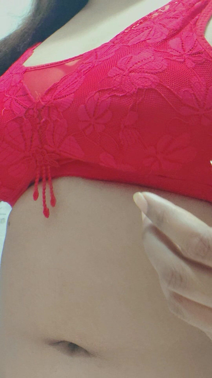 Simabd: Desi fina bröst röd behå