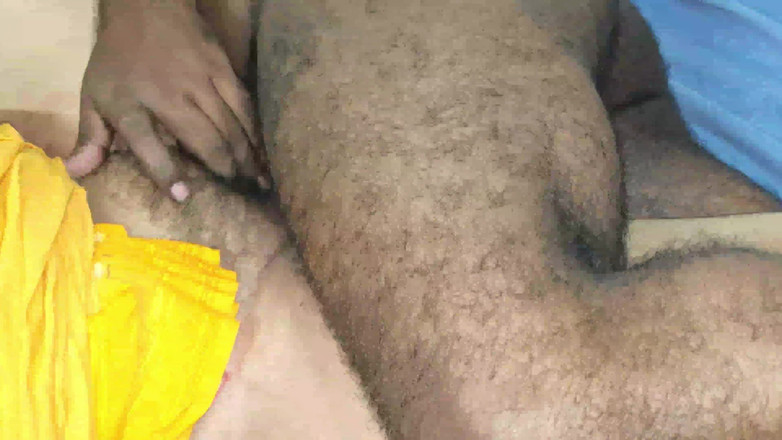 Desistar: Znajduję moją napalona macochę w pokoju porno w Indiach