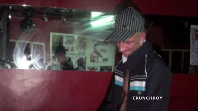 STRAIGHT BOY CURIOUS: Ragazzo francese scopato da 2 arabi straigth con grossi cazzi