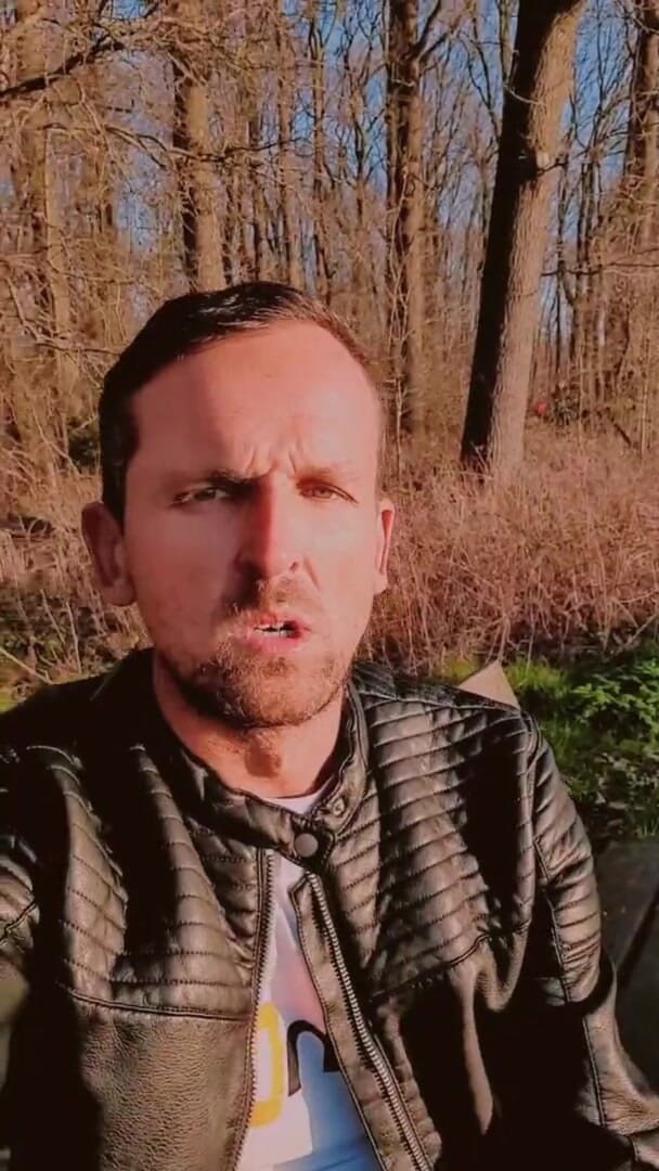 Slutboyben: Slutboyben Cam4 Zobrazení Hold V