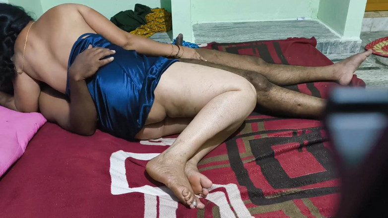 Sexy sindu: Sexy Desi-vrouw hard geneukt door haar man