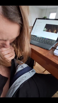 การตัดต่อวิดีโอของเราเองทําให้เธอเงี่ยนมากและ Cockhungry