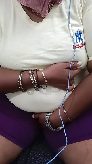 Santhi89: Тамільська дівчина 2