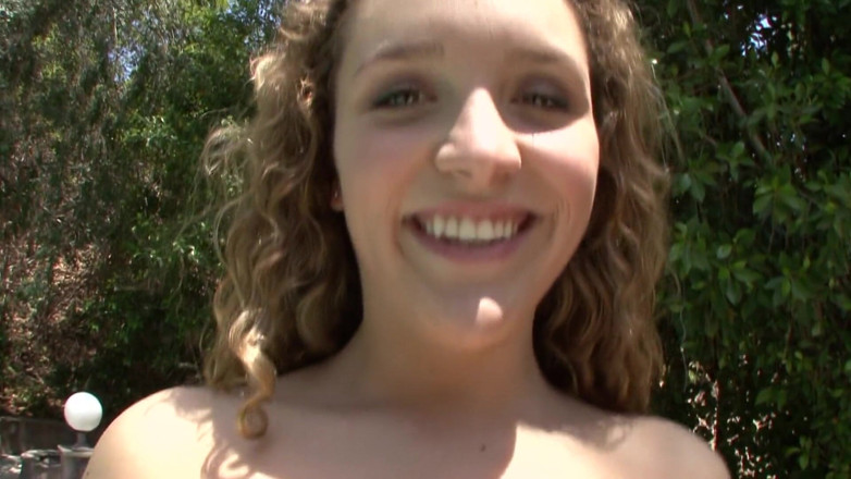 I want your Big Big Boobs: Blonde slet met enorme tieten wordt binnenshuis geneukt door een...