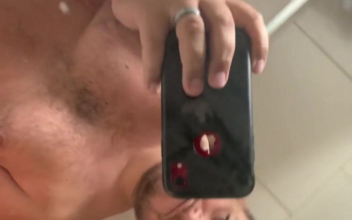 Ksanchez1203: Jag och min kuk skickar dig stor hej
