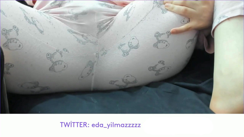 bigass_sexy_bigboobs: 穿着睡衣自慰 - 穿着睡衣的阴户爱抚