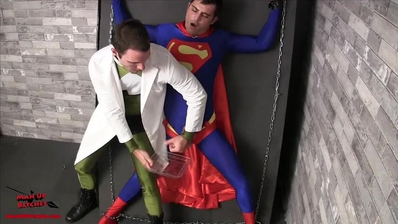 ManUpFilms: Superman Gets Ballbusted