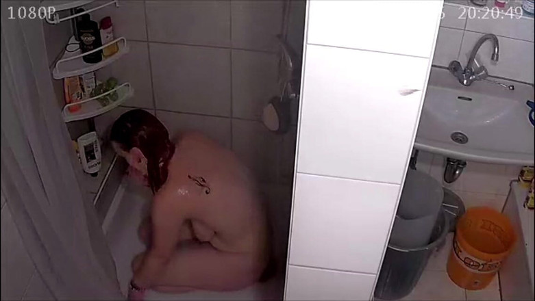 KittieNoOne: 화장실에서 잡힌