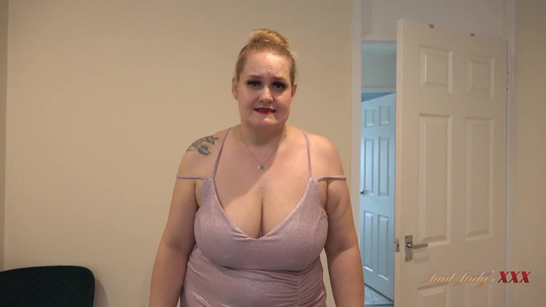Aunt Judy's XXX: MătușaJudysXXX - Femeia ta mare și frumoasă Landlady Becky te prinde cu...