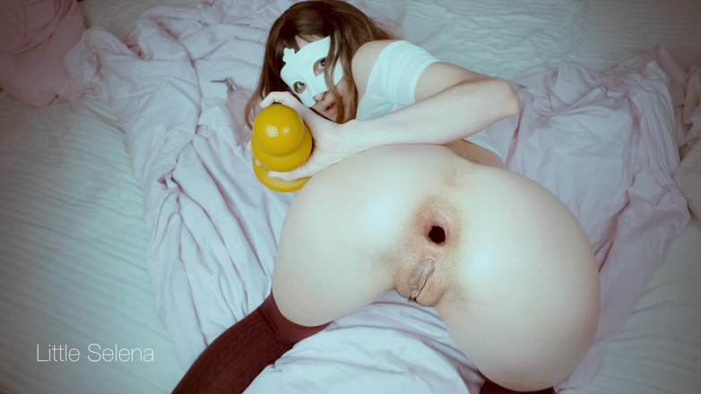 little_selena: Sessiz bir çarşamba gecesi. Ne Yapmalı? Götümü genişleteceğim!