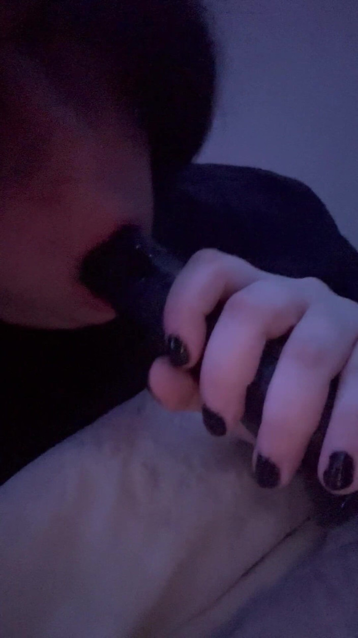 Sexualescape69: Mijn dildo zuigen en het lekker nat maken