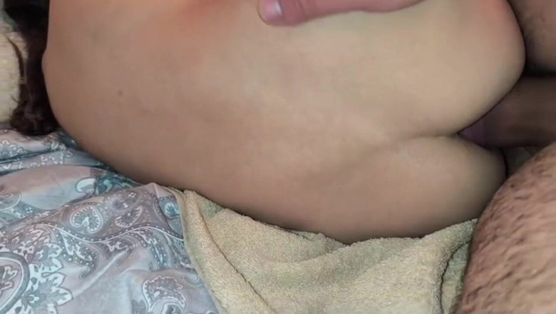 Blondasexy00: Mon demi-frère me baise derrière avec sa grosse bite