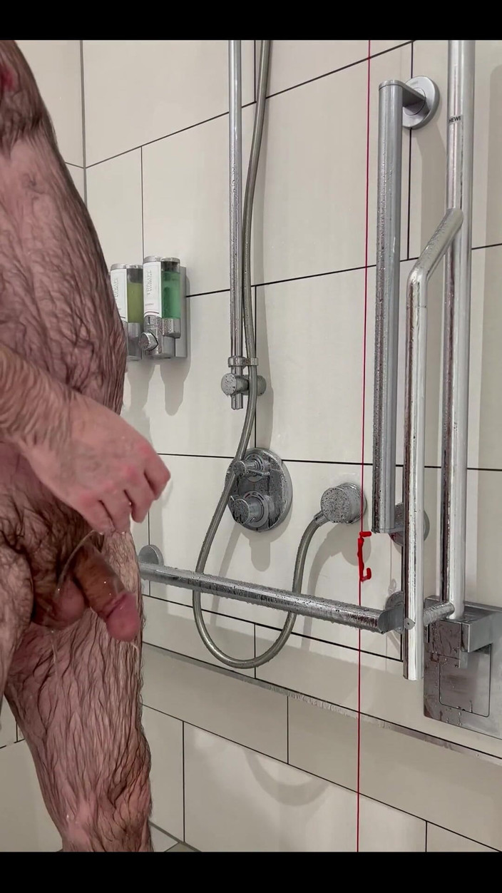 Djdavexxx: Polla gruesa y ducha de culo peludo