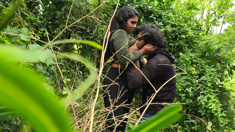 Vaigavarun45: Malayali Couple Hot Outdoor Sex in Forest, Wild Forest Outdoor...