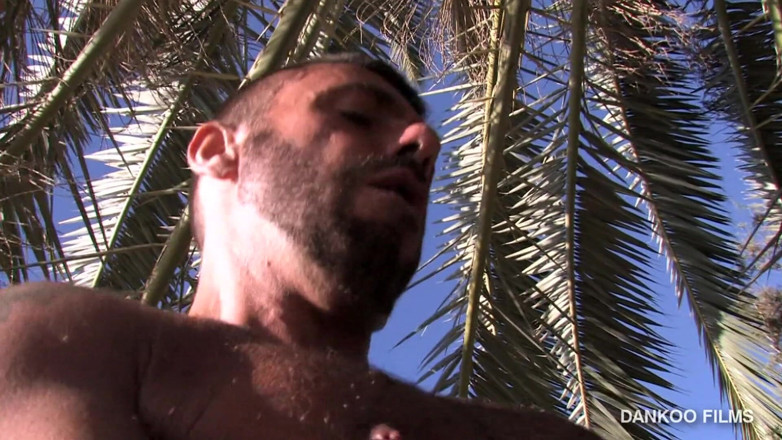 Dankoo Films: Canarias mandra rahi hai - poori philm hd