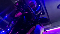 Lady Valeska: Šukání suspendované otrokyně