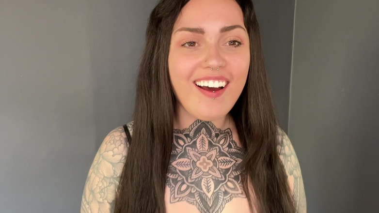 Miss Valentina: Cyber Bully