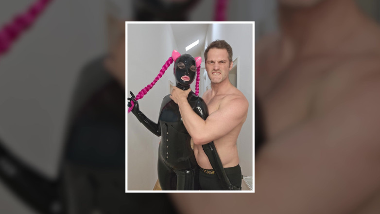 Tommy Wood XXX: Si jalang badan lateks penuh dikongkek pantat nakalnya