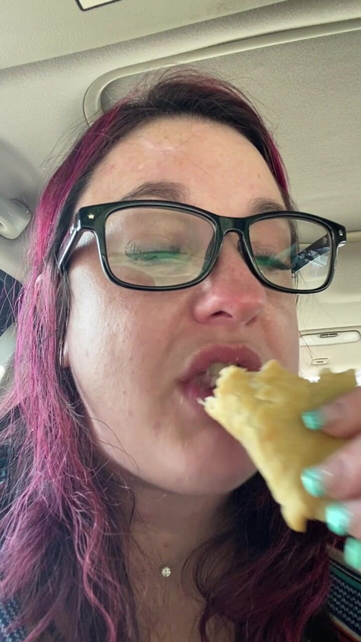 BellaBlast: Taco tentadora grandota en fiesta de comida rápida por Bella...