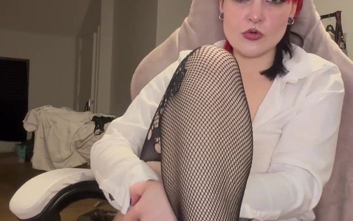 Bigtiddygoth: Provocación sin bragas: súplica desesperada del chico cachondo