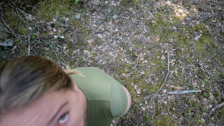Eronordic: MILF aux gros seins dans les bois