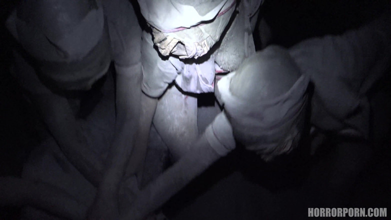 Horror porn: Skräckporr 8 sjuksköterskor från helvetet