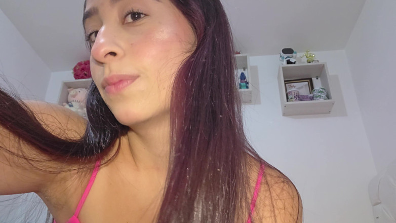 alexia twerk videos: Učí make-up, ale něco skrývá