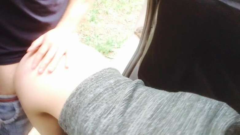 CalientePWNZ: Am futut un tânăr călător pe la spate în mașina de...