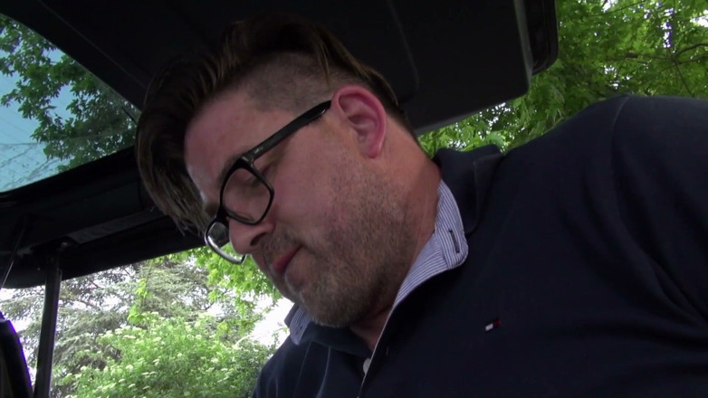FUCK PARTY XXX: Sbalil potetovaný velký zadek a jedle sex v autě