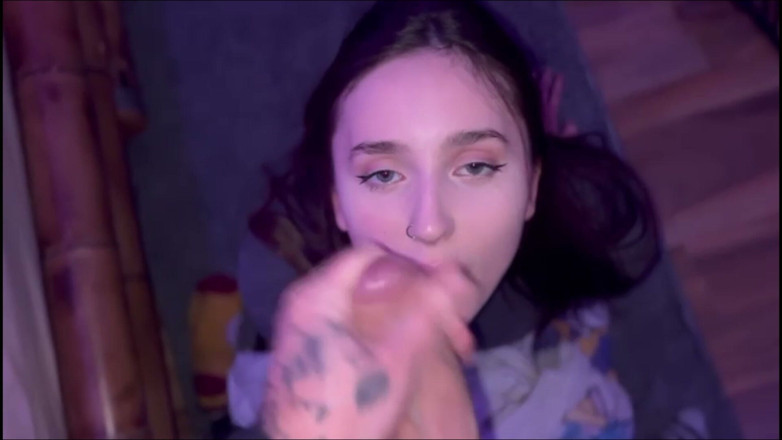 Joyliii: Joyliii Blows for the Cum