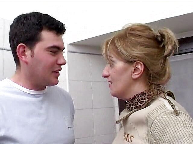 Real Home Made: Мачуха Піно в дії з другом свого сина в Римі