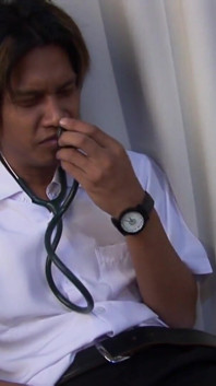 Waria pergi ke dokter dan dientot pantatnya