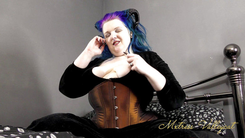 Mxtress Valleycat: Ritual membelai iblis