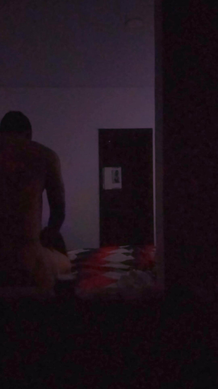 Mack silver: 既婚の隣人が、たくさんの恋人が私の家に入ってくるのを見て