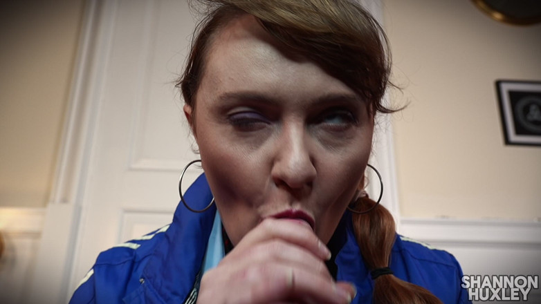 Shannon Huxley: Vysokoškolská děvka U saje