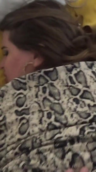 Sex secret cu sora vitregă arabă drăguță și excitată iubește sexul lung