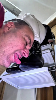 Chceš moje chodidla? Vydělat je.