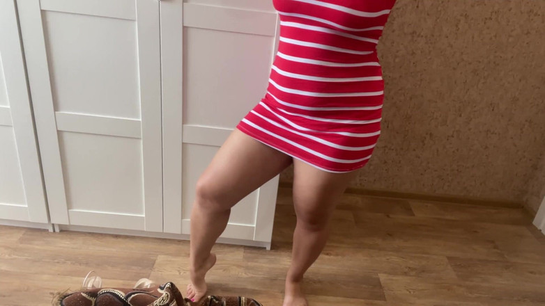 Lux Eva: Elle essaye les collants sexy d’une beauté sexy