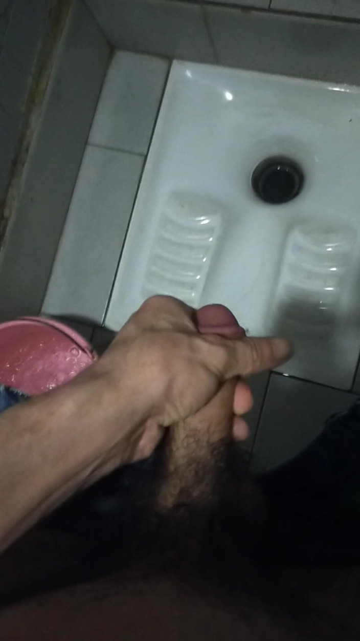 Morocco: Masturbacja i wytrysk w łazience