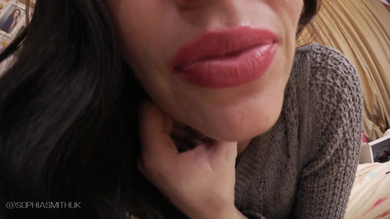 SophiaSmithUK: My boyfriend punched you