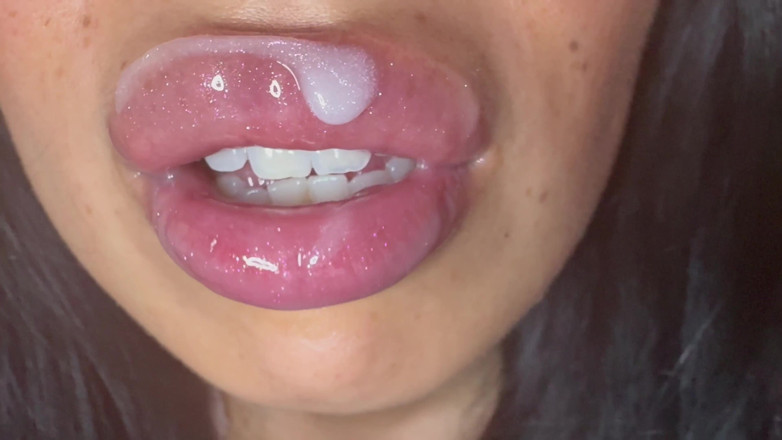 Asmr_mouth: Ein loooot lipgloss, wenn ich mich küsste