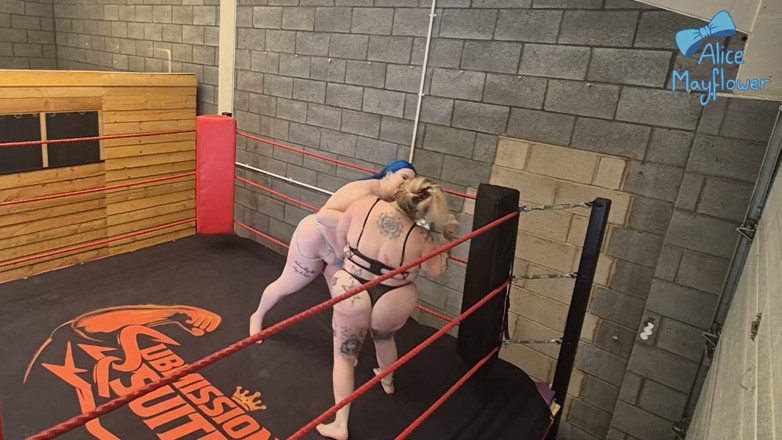 Alice_Mayflower_Scottish: BBW Boxing Alice Mayflower vs Bambi Brat - Dziewczyna