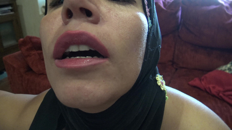 Souzan Halabi: Turecká dívka z Istanbulu si strčila prsty do zadku - turecký...