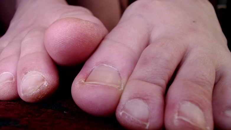 Abby Anna: Long Toes No Nail Polish