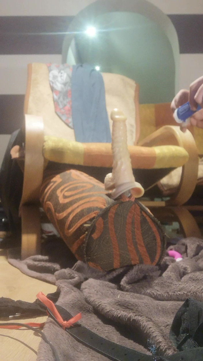 Transetka22xyz: Fena Jezdí Dildo