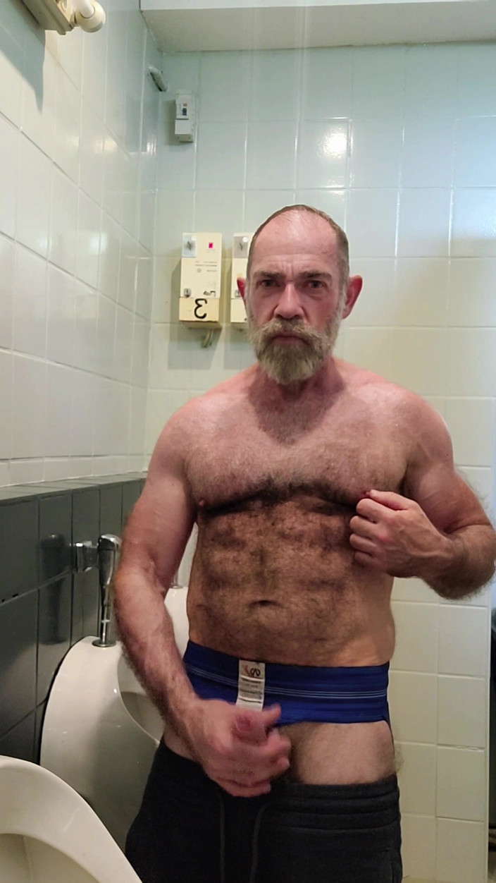 JackvanDean: Conoce a padrastro peludo en la camioneta