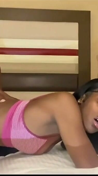 Onlyfanscushkingdom1: Destiny Slimgod se fait prendre en levrette avec une grosse...